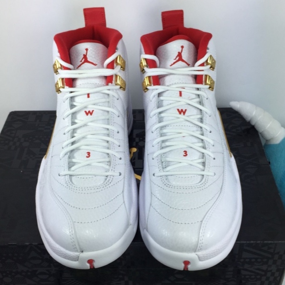 **SOLD!** Air Jordan 12 'FIBA' - Picture 5 of 8